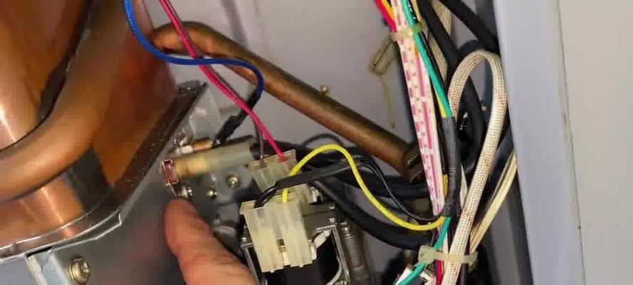 万和热水器E4故障代码及修复方法解析（万和热水器故障代码E4的意义与解决方案）