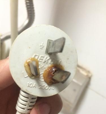 热水器受热变形的原因和应对措施（如何避免热水器受热变形及修复方法）