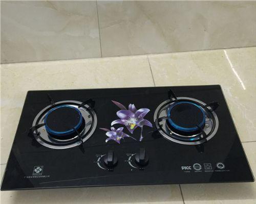 玻璃燃气灶面板拆卸方法（简单易行的拆卸步骤）