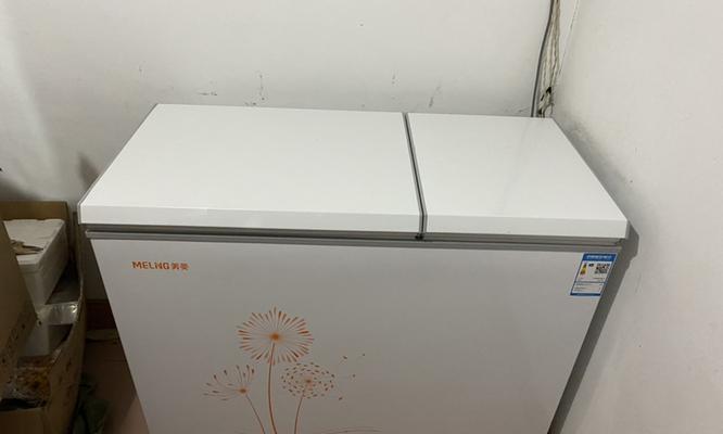 冰柜低压管尾段结霜的解决方法（保持冰柜低压管尾段清洁）