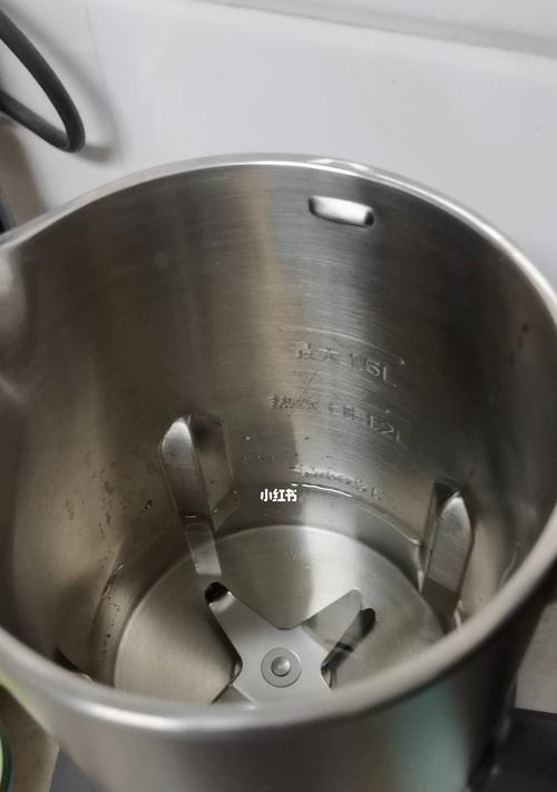 破壁机进水后发热原因与解决方法（详解破壁机进水后发热的原因）