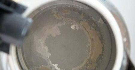 燃气灶水垢清除方法（告别顽固水垢）