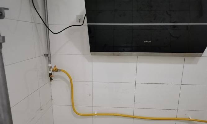 热水器排烟孔开偏了应该怎么处理（解决热水器排烟孔开偏问题的方法与注意事项）