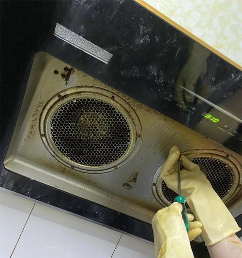 油烟机一键清洗的便捷与实用性（告别繁琐）