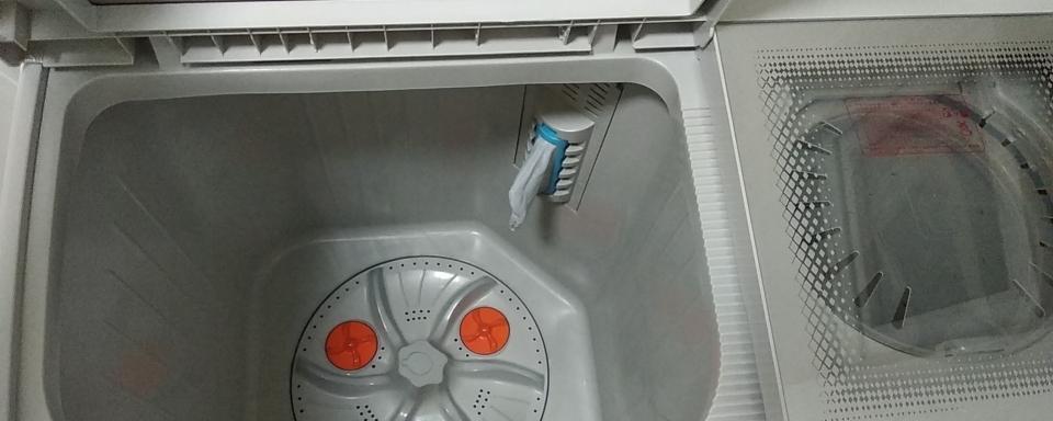 如何正确清洗洗衣机消毒桶（简单易行的清洁方法）