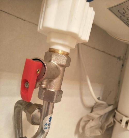 热水器混合水阀滴水问题解决方案（快速排除热水器混合水阀滴水困扰）