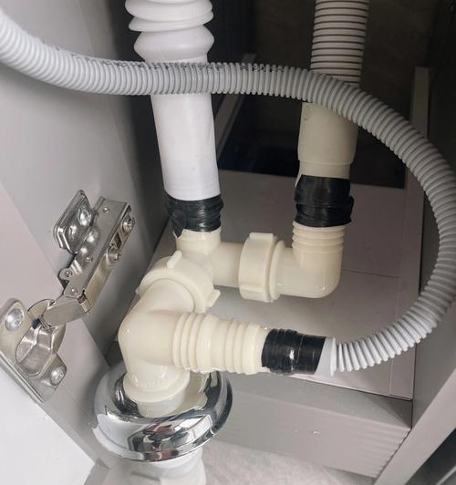 解决洗衣机进水口堵塞的方法（维修师傅的忠告和自行处理的技巧）