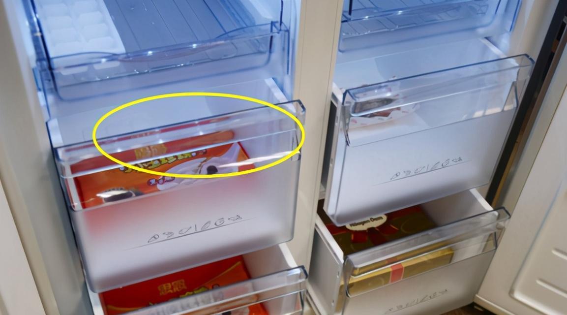 冰柜里都是水，如何解决（寻找变废为宝的方法）