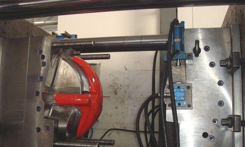 冰柜模具制作方法及应用技巧（打造高效耐用的冰柜模具）
