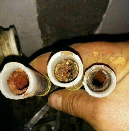 地暖热水器管道堵塞的原因和解决方法（了解管道堵塞的危害）