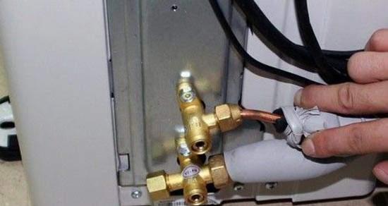 解析空调漏氟问题的成因和维修方法（深入探究空调漏氟的原因及维修指南）