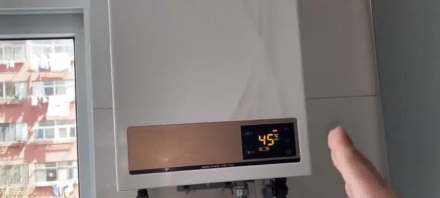 解决热水器偶尔显示E1故障的方法（排除E1故障的维修技巧）