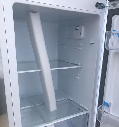 冰箱下边不冻原因及解决方法（探究冰箱下边不冻的主要原因）