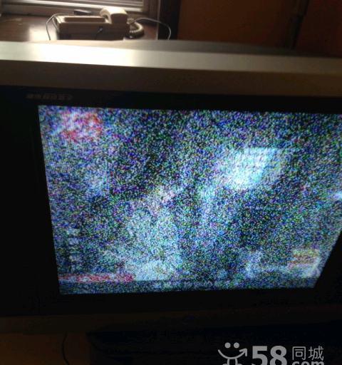 电脑显示器出现划屏问题，如何解决（简单有效的方法帮您解决电脑显示器划屏问题）