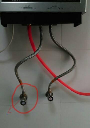 热水器接头为何会滴水（分析热水器接头滴水的原因及解决方法）