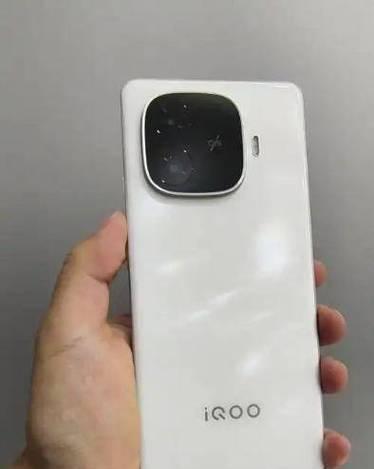 性价比高的低价手机推荐？2024年哪些手机值得购买？