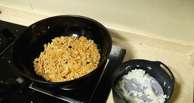 电饭煲煮饭焦了怎么处理？焦饭的拯救方法是什么？