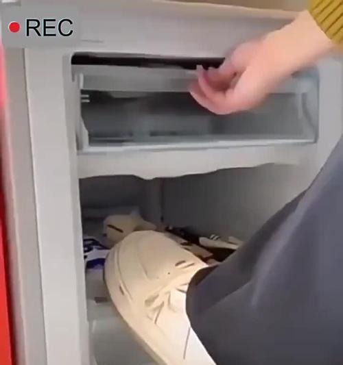 冰箱除冰怎么办？简单步骤和技巧是什么？