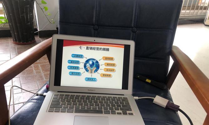 投影仪方向反了怎么办？如何快速调整正确？