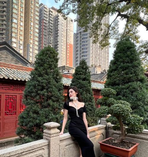 如何正确举手机进行正面拍照？