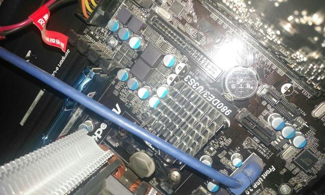 电脑一热就自动关机是什么原因？如何解决？