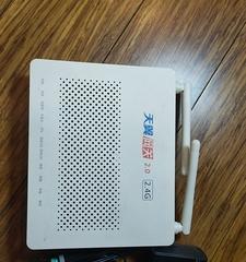 天翼网关后面的黑线如何安全取出？