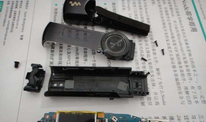 索尼相机左侧盖板怎么拆？拆卸步骤和注意事项是什么？