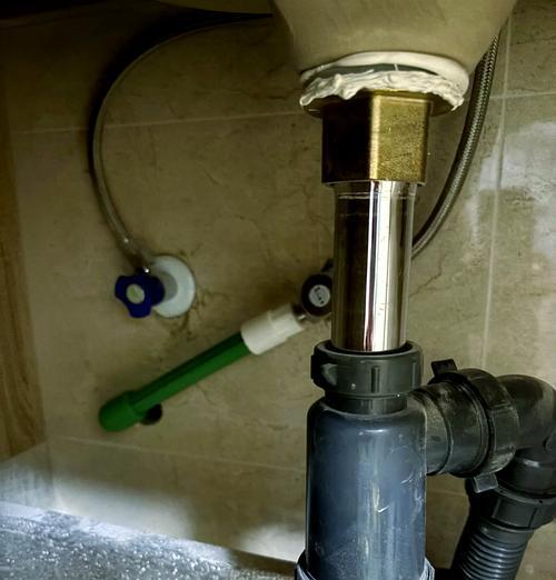 热水器怎么装在水中的？安装过程中有哪些注意事项？