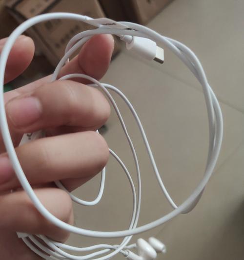 手机耳机连接伴奏的正确方法是什么？