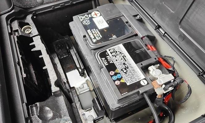 奥迪A6低音炮安装的具体位置在哪里？