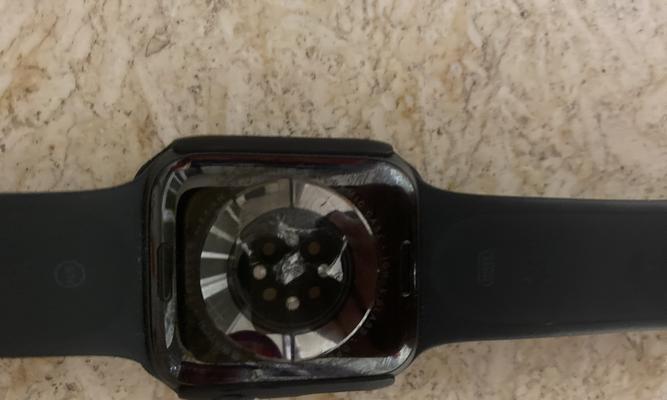 苹果手表后盖碎了怎么修复？维修费用是多少？
