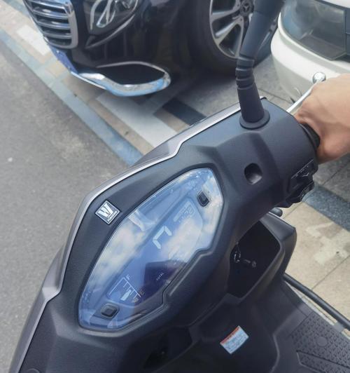 豪爵afr125显示屏黑屏后如何修复？