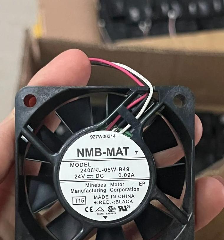 散热器风扇不转发热是怎么回事？故障原因和解决方法是什么？
