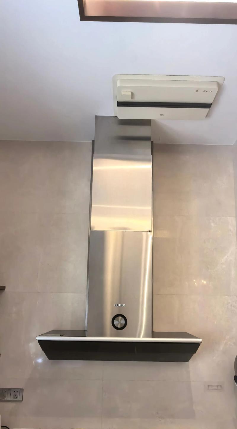 如何解决油烟机无法正常使用的问题（故障排查与维修技巧，让您的油烟机恢复正常运行）