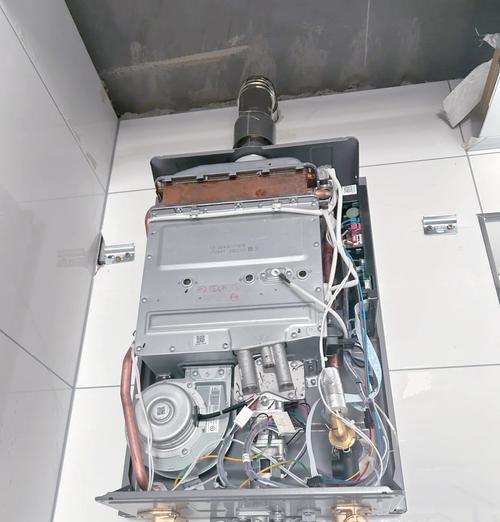 热水器漏水怎么修（探寻热水器漏水原因及修复方法）