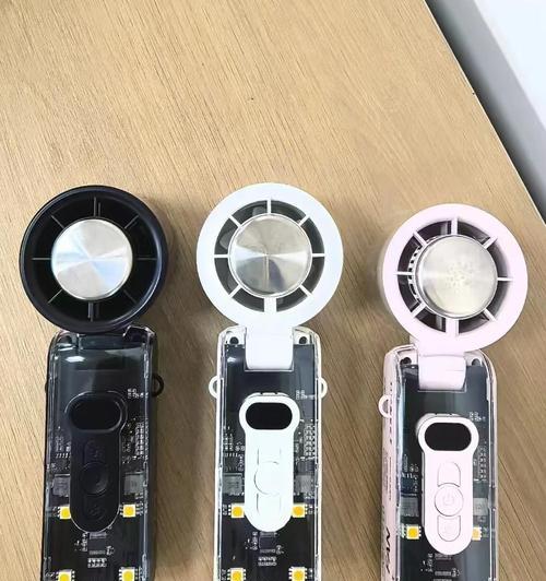 赛博迷你散热器的拆卸步骤是什么？